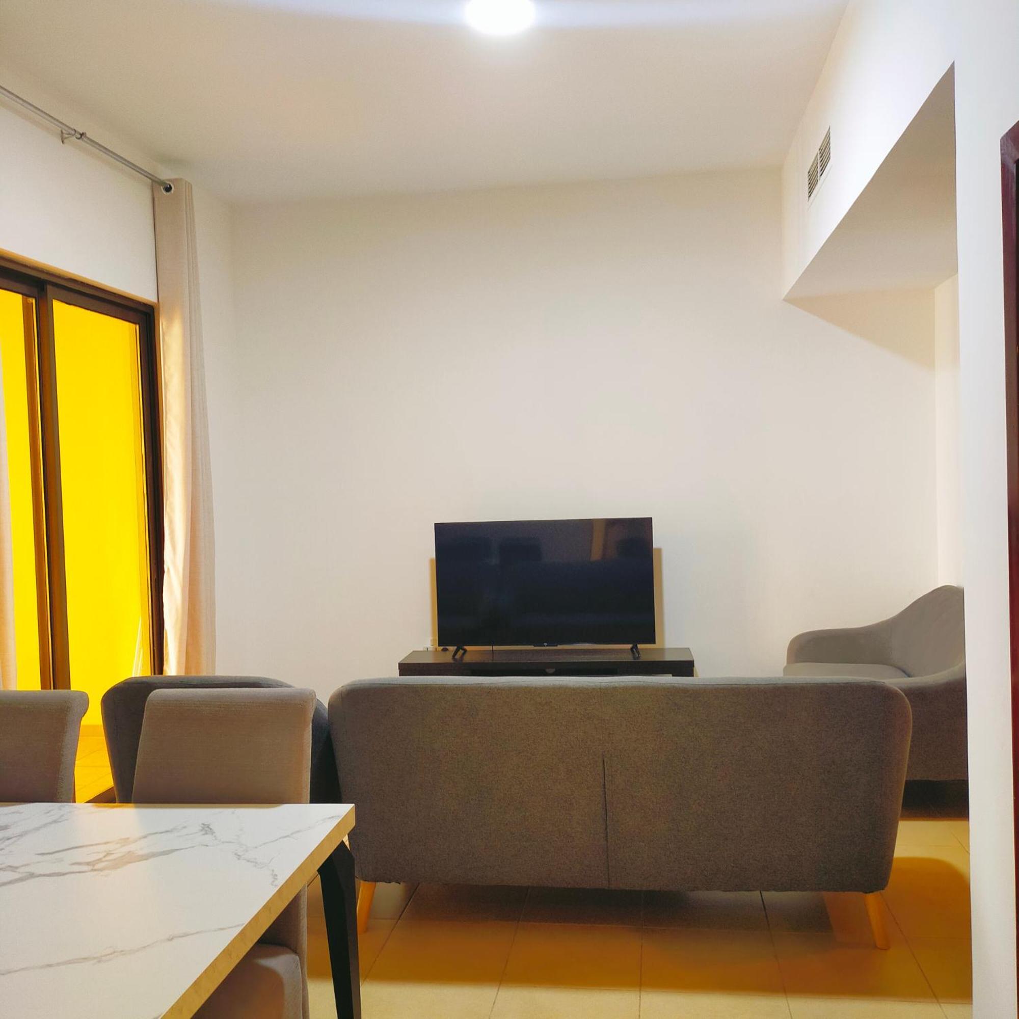 Sea La Vie Hostel Дубай Екстериор снимка